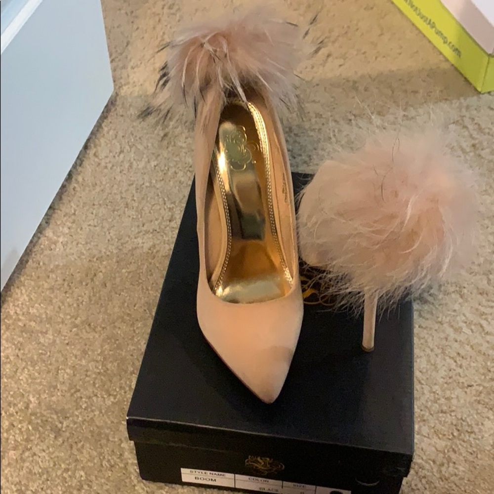 Boom pumps